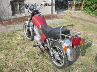 Suzuki_GN_400_D_Chopper_rot_Einzylinder_Gepaecktraeger_wie_GN_DR_125_250_400_SP_370_LS_650_Savage_6.jpg