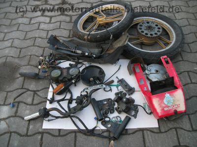 Suzuki_GSX_400_E_GK51C_zerlegt_Teile_Raeder_Tacho_-_wie_GSX_250_400_450_E_GK53C_GJ53B_1.jpg