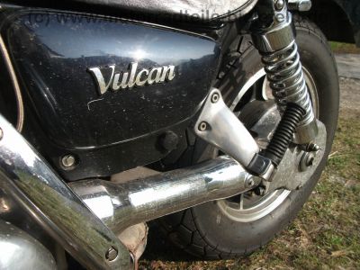 Kawasaki_VN-15_VULCAN_VN_15_1500_A_B_C_D_VNT50A_VNT_50_A_EZ_1988_vorverlegte_Fussrasten_Breitlenker_Ochsenaugen_13.jpg