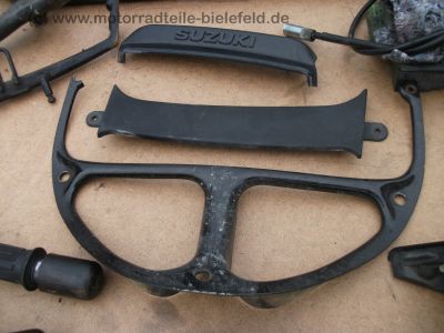 Suzuki_GSX_1100_EF_GV71C_KRAUSER_Gepaecktraeger_Koffertraeger_Gepaecksystem_erst_49tkm_-_wie_GSX_750_1100_ES_EF_E_GV_71_A_B_C_27.jpg