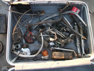 Honda_CB_200_Twin_2x_zerlegt_in_Teilen_Extras_Sondersitz_etc__-_wie_CB_125_250_K_G_128.jpg