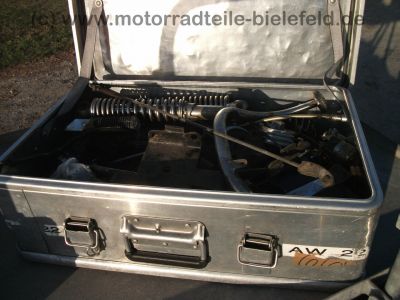 Honda_CB_200_Twin_2x_zerlegt_in_Teilen_Extras_Sondersitz_etc__-_wie_CB_125_250_K_G_25.jpg