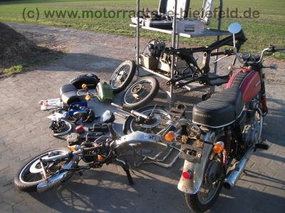 Honda_CB_200_Twin_rot_rostig_Originalteile_Auspuff_Kotfluegel_Sitzbank_-_wie_CB_125_250_K_G_102.jpg