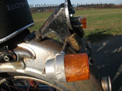Honda_CB_200_Twin_rot_rostig_Originalteile_Auspuff_Kotfluegel_Sitzbank_-_wie_CB_125_250_K_G_48.jpg