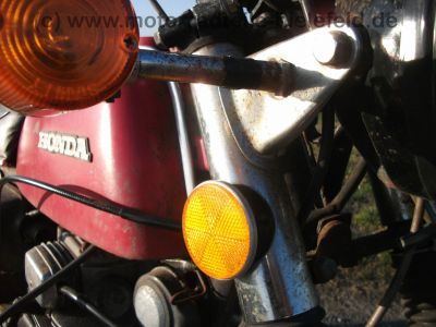 Honda_CB_200_Twin_rot_rostig_Originalteile_Auspuff_Kotfluegel_Sitzbank_-_wie_CB_125_250_K_G_93.jpg