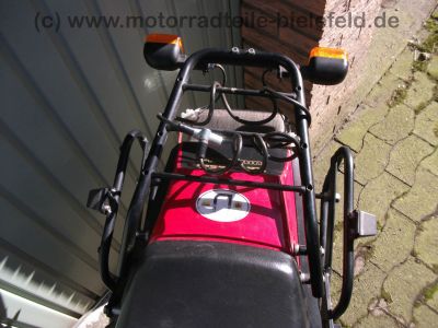 Kawasaki_GPz_550_UT_rot_GIVI_Gepaecktraeger_Koffertraeger_-_Z_ZX_KZ_GPz_400_500_550_750_A_B_UT_GP_LTD_20.jpg