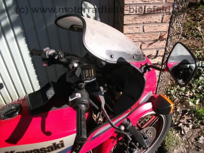 Kawasaki_GPz_550_UT_rot_GIVI_Gepaecktraeger_Koffertraeger_-_Z_ZX_KZ_GPz_400_500_550_750_A_B_UT_GP_LTD_67.jpg