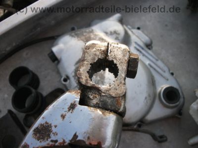Honda_CB_125_T_Twin_Speiche_rot_teilzerlegt_-_wie_CB_CM_125_185_250_K_T_Twin_C_14.jpg