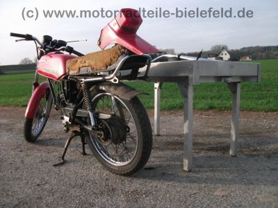 Honda_CB_125_T_Twin_Speiche_rot_teilzerlegt_-_wie_CB_CM_125_185_250_K_T_Twin_C_2.jpg