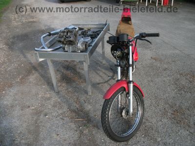 Honda_CB_125_T_Twin_Speiche_rot_teilzerlegt_-_wie_CB_CM_125_185_250_K_T_Twin_C_4.jpg