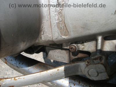 Honda_CB_125_T2_Twin_rot_SCHUH_Koffertraeger_-_wie_CB_CM_125_185_250_T_Twin_C_45.jpg