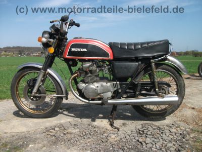 Honda_CB_200_Twin_orange_Speiche_-_wie_CB_CM_CJ_125_185_250_350_360_K_G_T_Twin_C_24.jpg