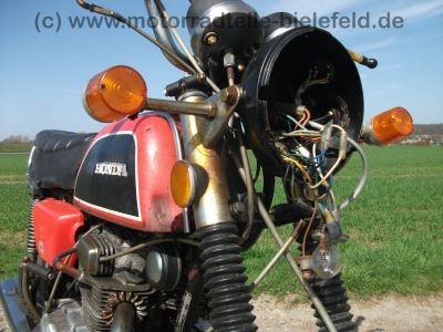 Honda_CB_200_Twin_orange_Speiche_-_wie_CB_CM_CJ_125_185_250_350_360_K_G_T_Twin_C_88.jpg