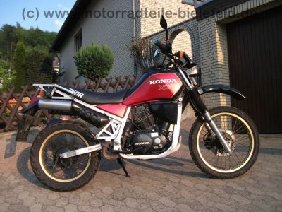 Honda_XLV_750_R_RD01_-_5x_Kardan_Enduro_HRC_blau_rot_schwarz_181.jpg