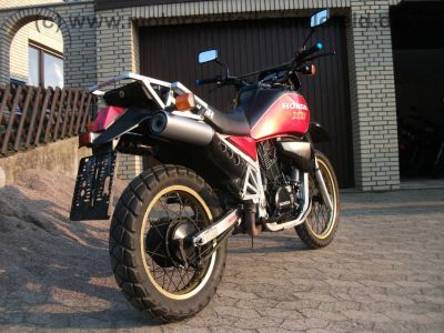Honda_XLV_750_R_RD01_-_5x_Kardan_Enduro_HRC_blau_rot_schwarz_182.jpg