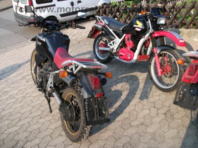Honda_XLV_750_R_RD01_-_5x_Kardan_Enduro_HRC_blau_rot_schwarz_31.jpg