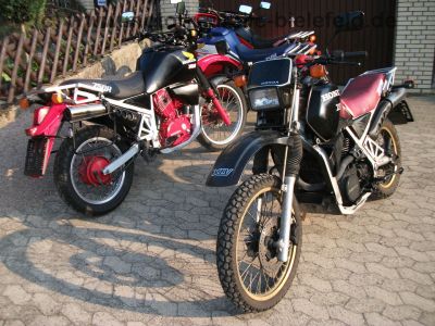 Honda_XLV_750_R_RD01_-_5x_Kardan_Enduro_HRC_blau_rot_schwarz_33.jpg