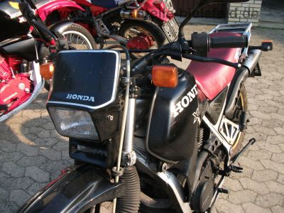 Honda_XLV_750_R_RD01_-_5x_Kardan_Enduro_HRC_blau_rot_schwarz_35.jpg