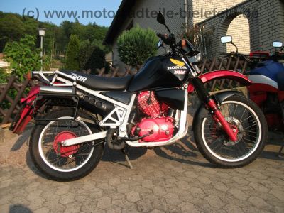 Honda_XLV_750_R_RD01_-_5x_Kardan_Enduro_HRC_blau_rot_schwarz_48.jpg