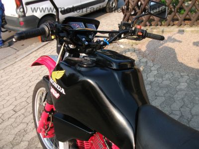Honda_XLV_750_R_RD01_-_5x_Kardan_Enduro_HRC_blau_rot_schwarz_77.jpg