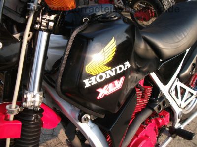 Honda_XLV_750_R_RD01_-_5x_Kardan_Enduro_HRC_blau_rot_schwarz_83.jpg