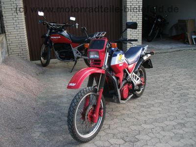 Honda_XLV_750_R_RD01_-_5x_Kardan_Enduro_HRC_blau_rot_schwarz_94.jpg