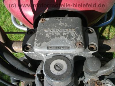 Honda_CX_500_C_rot_Custom_Chopper_PC01_Schuh_Gepaecksystem__73.jpg