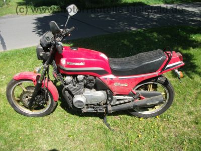 Kawasaki_GPZ_550_UT_rot_ZX_550_A_-_wie_GPZ_Z_KZ_LTD_ZX_400_500_750_UT_A_E_H_5.jpg