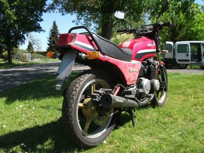 Kawasaki_GPZ_550_UT_rot_ZX_550_A_-_wie_GPZ_Z_KZ_LTD_ZX_400_500_750_UT_A_E_H_51.jpg