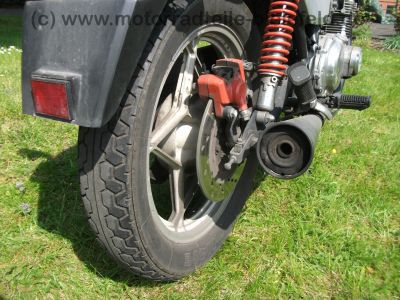 Suzuki_GS_550_M_KATANA_silber-rot_Sturz_-_wie_GS_500_550_750_D_E_L__59.jpg