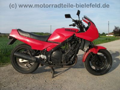 Yamaha_FZ_750_GENESIS_1FN_LSL_Superbike_Lenker_wie_FZR_FZ_400_600_750_2KK_3KT_1FV_1TV_1.jpg