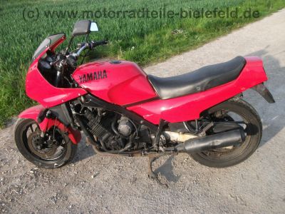 Yamaha_FZ_750_GENESIS_1FN_LSL_Superbike_Lenker_wie_FZR_FZ_400_600_750_2KK_3KT_1FV_1TV_47.jpg