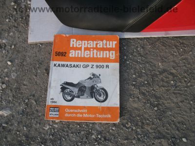 Kawasaki_GPZ_900_750_R_ZX_900_750_A_MRA_Scheibe_ABM_Superbike_Lenker_Koffer_Giuliari_Sitzbank_17.jpg