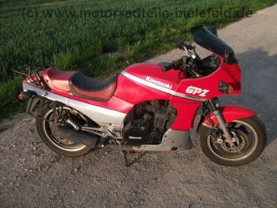 Kawasaki_GPZ_900_750_R_ZX_900_750_A_MRA_Scheibe_ABM_Superbike_Lenker_Koffer_Giuliari_Sitzbank_22.jpg
