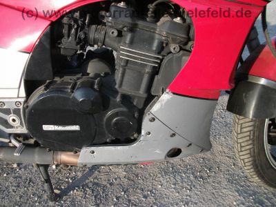 Kawasaki_GPZ_900_750_R_ZX_900_750_A_MRA_Scheibe_ABM_Superbike_Lenker_Koffer_Giuliari_Sitzbank_33.jpg