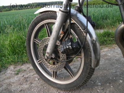 Yamaha_XS_750_1T5_Koffertraeger_SCHUH_MOTAD_Auspuff_3in1KONI_-_wie_GX_XS_650_850_1100_SE_D_E_SP_F_SF_120.jpg