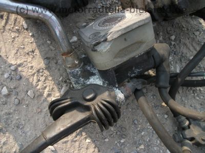 Yamaha_XS_750_1T5_Koffertraeger_SCHUH_MOTAD_Auspuff_3in1KONI_-_wie_GX_XS_650_850_1100_SE_D_E_SP_F_SF_39.jpg