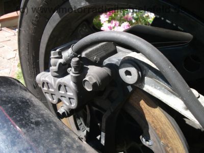 Honda_VF_1000_F2_Bol_dOr_SC15_rot-silber_V4_wie_VF_400_500_700_750_1100_F_F2_C_S_R_SC16_126.jpg