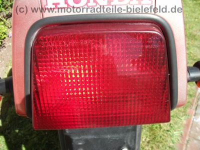 Honda_VF_1000_F2_Bol_dOr_SC15_rot-silber_V4_wie_VF_400_500_700_750_1100_F_F2_C_S_R_SC16_141.jpg