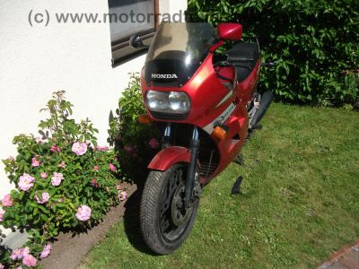 Honda_VF_1000_F2_Bol_dOr_SC15_rot-silber_V4_wie_VF_400_500_700_750_1100_F_F2_C_S_R_SC16_4.jpg