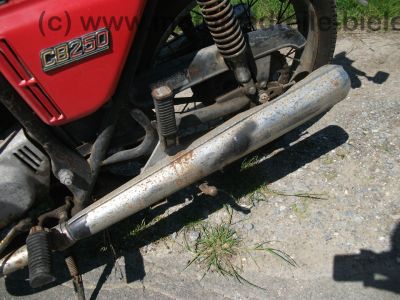 Honda_CB_250_G_rot_rostig_-_wie_CB_CJ_125_200_250_350_360_K_G_T_12.jpg