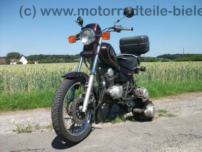 Yamaha_SR_125_SE_10F_weinrot_Gepaecktraeger_Topcase_2__Motor_-_wie_SR_XT_125_250_3.jpg