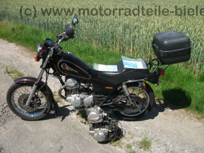 Yamaha_SR_125_SE_10F_weinrot_Gepaecktraeger_Topcase_2__Motor_-_wie_SR_XT_125_250_5.jpg