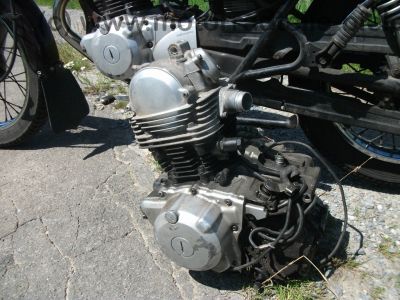 Yamaha_SR_125_SE_10F_weinrot_Gepaecktraeger_Topcase_2__Motor_-_wie_SR_XT_125_250_9.jpg