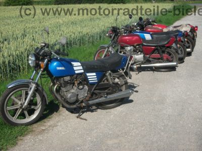 Yamaha_XS_360_blau_1U4_Twin_Gepaecktraeger_-_wie_XS_250_1U5_400_SE_2A2_4G5_14.jpg