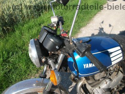 Yamaha_XS_400_2A2_blau-weiss_Twin_-_wie_XS_250_1U5_XS_360_1U4_XS_400_SE_4G5_27.jpg