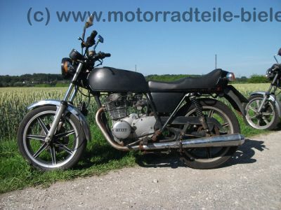 Yamaha_XS_400_2A2_schwarz_Stufensitz_Twin_-_wie_3N7_XS_250_1U5_XS_360_1U4_XS_400_SE_4G5_10.jpg