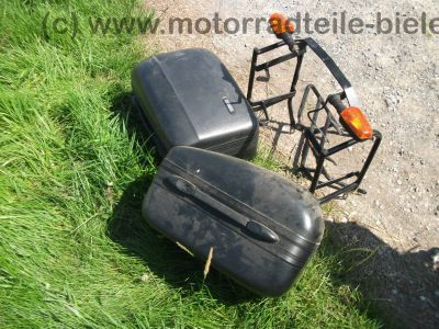 Yamaha_TDM_850_3VD_blau_Crash_original_Koffersystem_Koffer_Koffertraeger_Gepaecktraeger_Hepco_und_Becker_Hecktraeger_21.jpg