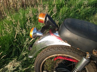Honda_CB_250_G_schwarz-rot_wie_CB_CJ_250_350_360_G_K_T_64.jpg