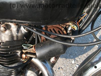 Honda_CB_250_G_schwarz-rot_wie_CB_CJ_250_350_360_G_K_T_77.jpg